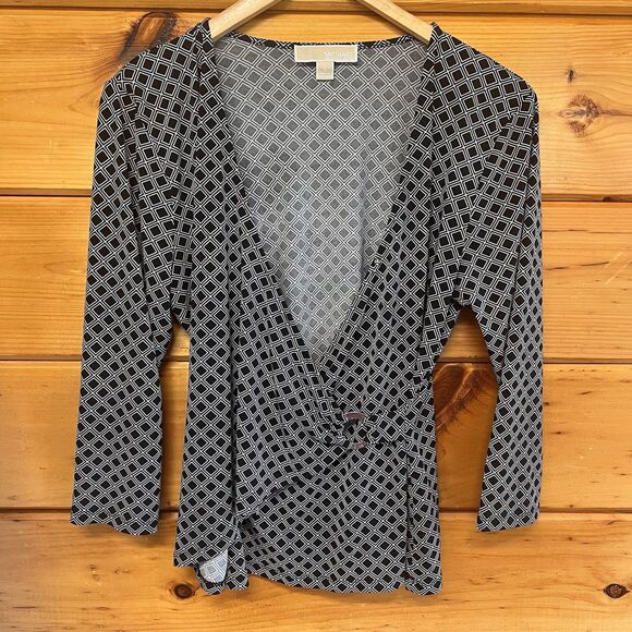 Michael Kors L Top Geometric Logo Crossbody Wrap Low V Cut Blouse 3/4 Slv Shirt - Picture 1 of 5